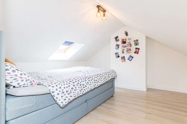 Foto - Te koop: Instapklare gemoderniseerde twee- onder- één kap woning uit 1969 met 144m2 wonen op een perceel van 391 m2 met een energielabel A in Simpelveld